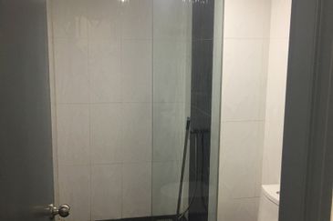 V12 Sovo (Menara Suria)