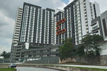 V12 Sovo (Menara Suria)