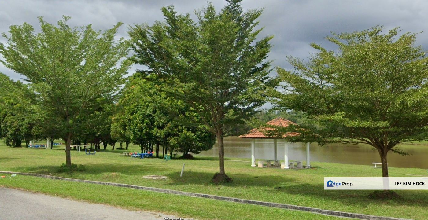 Freehold Bungalow Land In Bandar Tasik Kesuma ( Kesuma Lakes ) Fronting Main Road, Selangor, Semenyih