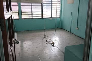 4 Storey Shop Office In Klang Town For Rent, Can Also Consider Separate Floor