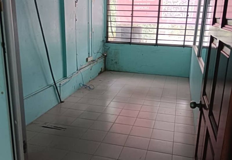 4 Storey Shop Office In Klang Town For Rent, Can Also Consider Separate Floor