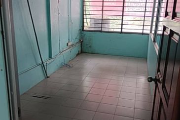 4 Storey Shop Office In Klang Town For Rent, Can Also Consider Separate Floor