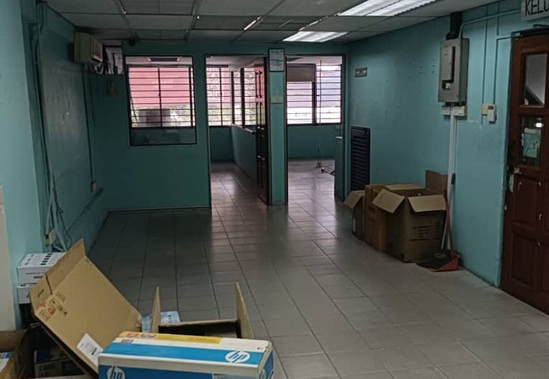 4 Storey Shop Office In Klang Town For Rent, Can Also Consider Separate Floor