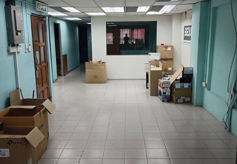 4 Storey Shop Office In Klang Town For Rent, Can Also Consider Separate Floor