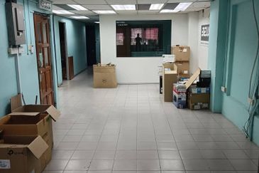 4 Storey Shop Office In Klang Town For Rent, Can Also Consider Separate Floor