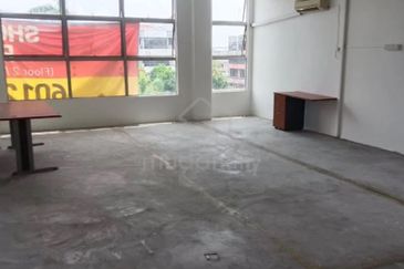 4 Storey Shop Office In Klang Town For Rent, Can Also Consider Separate Floor