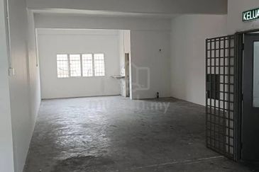 4 Storey Shop Office In Klang Town For Rent, Can Also Consider Separate Floor