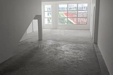 4 Storey Shop Office In Klang Town For Rent, Can Also Consider Separate Floor