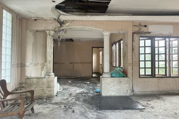 Petaling jaya ss1 kg tungku bungalow with huge land 