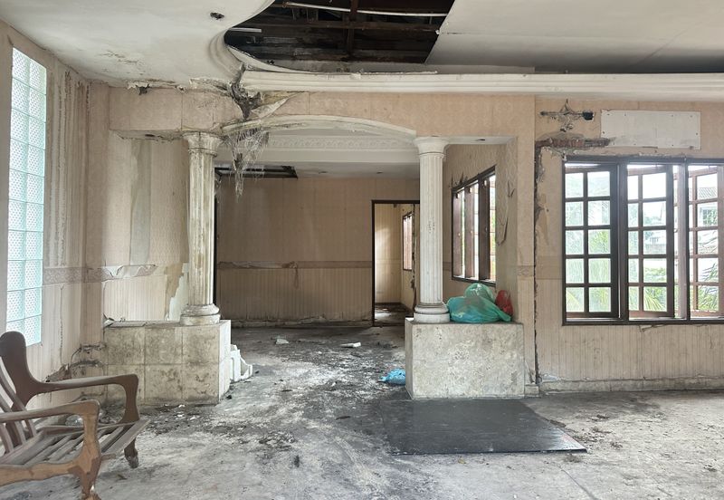 Petaling jaya ss1 kg tungku bungalow with huge land 