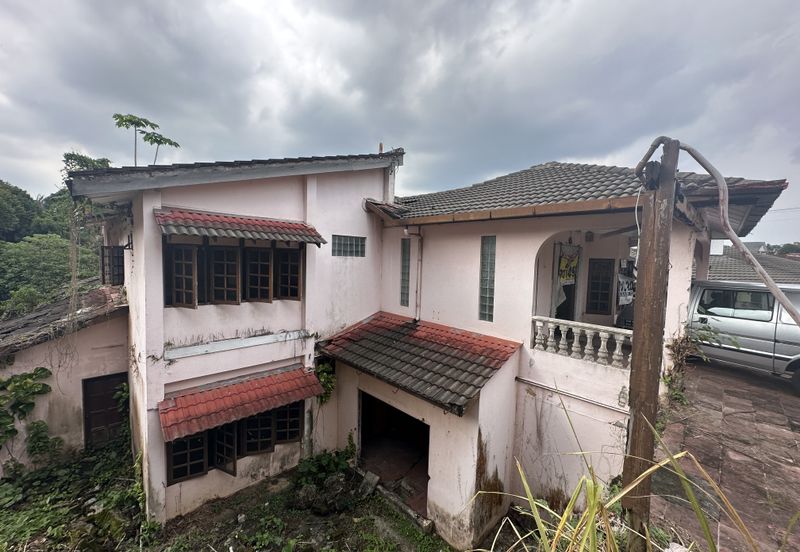Petaling jaya ss1 kg tungku bungalow with huge land 