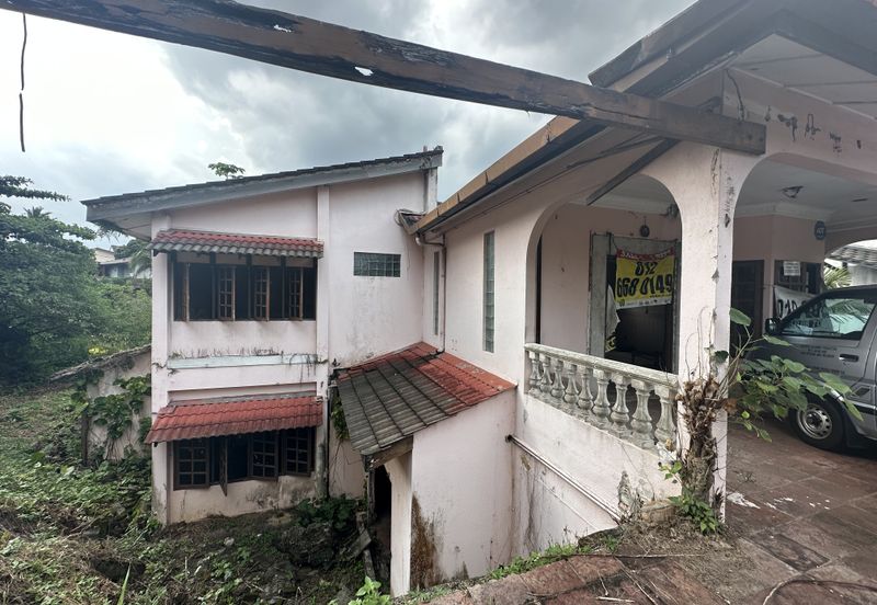 Petaling jaya ss1 kg tungku bungalow with huge land 