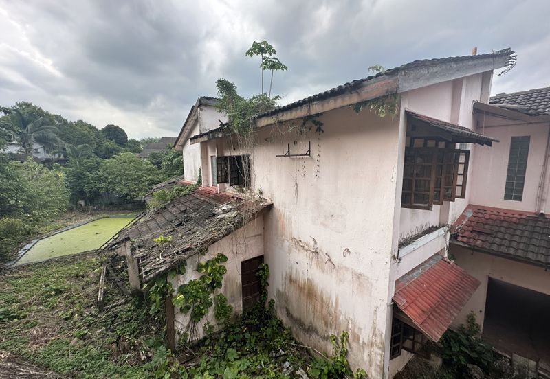 Petaling jaya ss1 kg tungku bungalow with huge land 