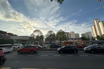 Setapak jalan genting klang 4 storey shop facing main road 