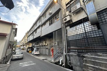 Setapak jalan genting klang 4 storey shop facing main road 