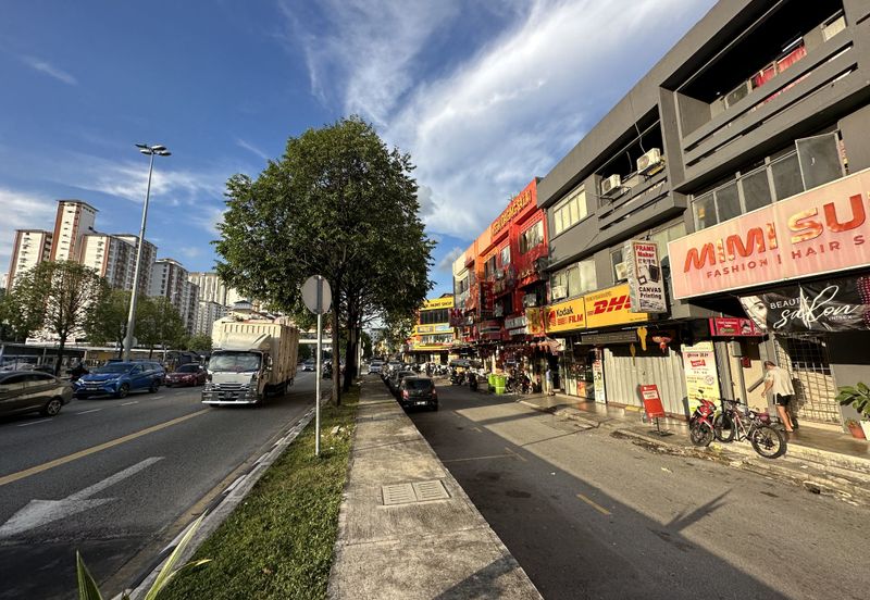 Setapak jalan genting klang 4 storey shop facing main road 