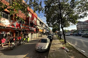 Setapak jalan genting klang 4 storey shop facing main road 