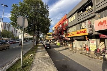 Setapak jalan genting klang 4 storey shop facing main road 