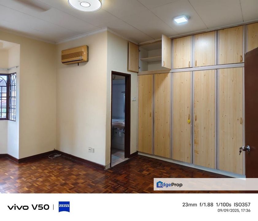 Usj 16 gated and guarded double storey , Selangor, USJ