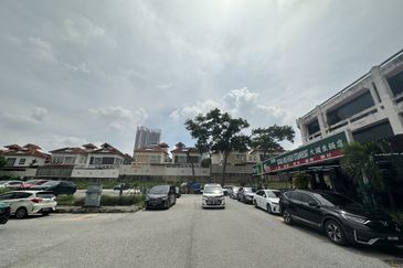 Kepong bandar menjalara ground floor shop near parking space 