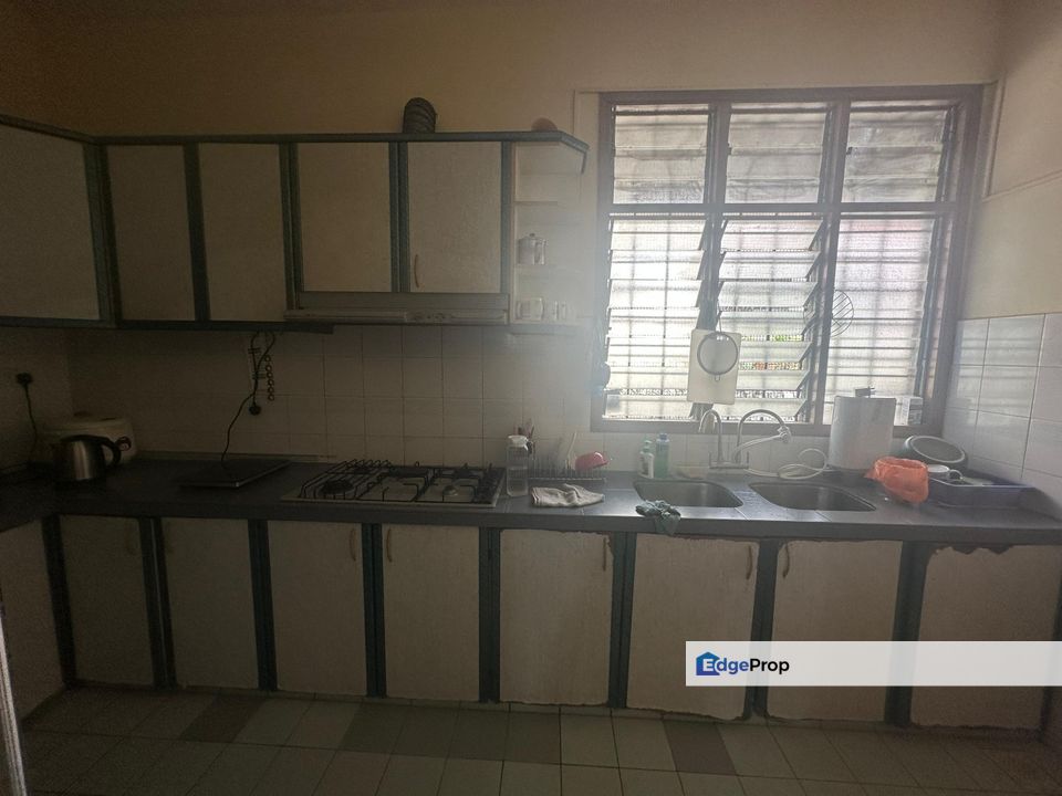 Usj 16 double storey gated & guarded , Selangor, USJ