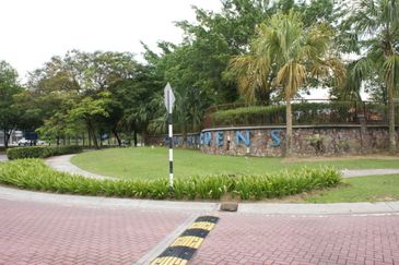 Canal Gardens, Kota Kemuning