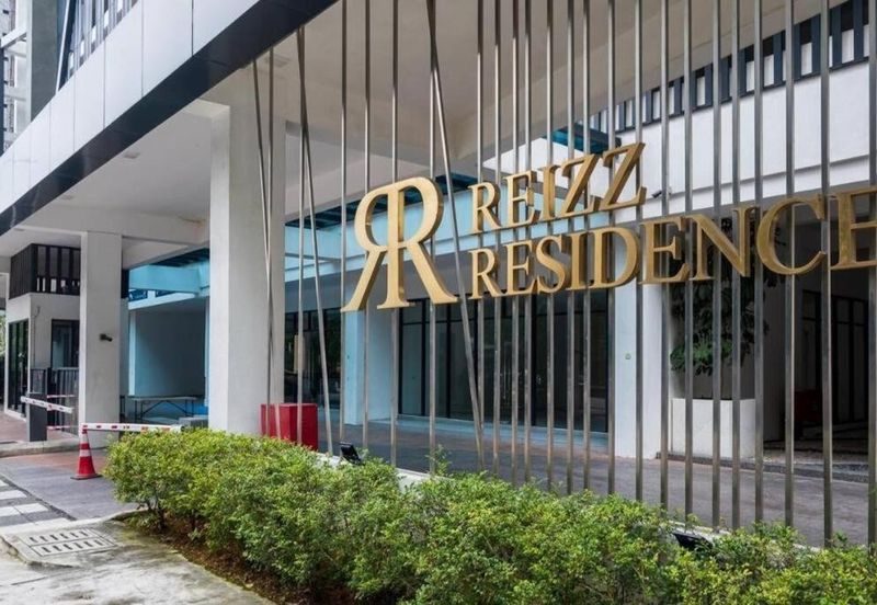 Reizz Residence