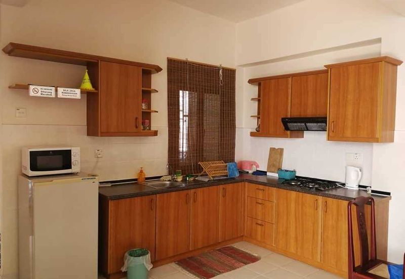 Marina Crescent Condominium