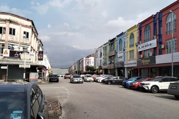 Oakland Commercial Centre