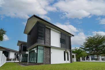 The Fairway Golf Villas - Sebana Cove