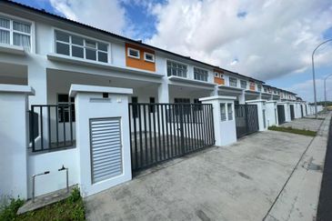 Suria 2 @ Sebana Cove