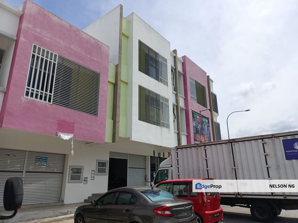 Mercato @ Bandar Baru Enstek, Labu Shop Office, Negeri Sembilan, Labu