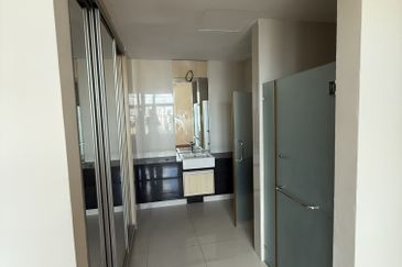 Dua Sentral Residential Tower