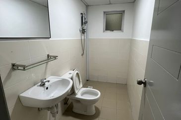 Axis Crown @ Axis Pandan