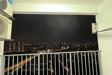 Axis Crown @ Axis Pandan