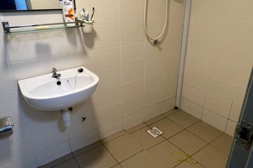 Axis Crown @ Axis Pandan