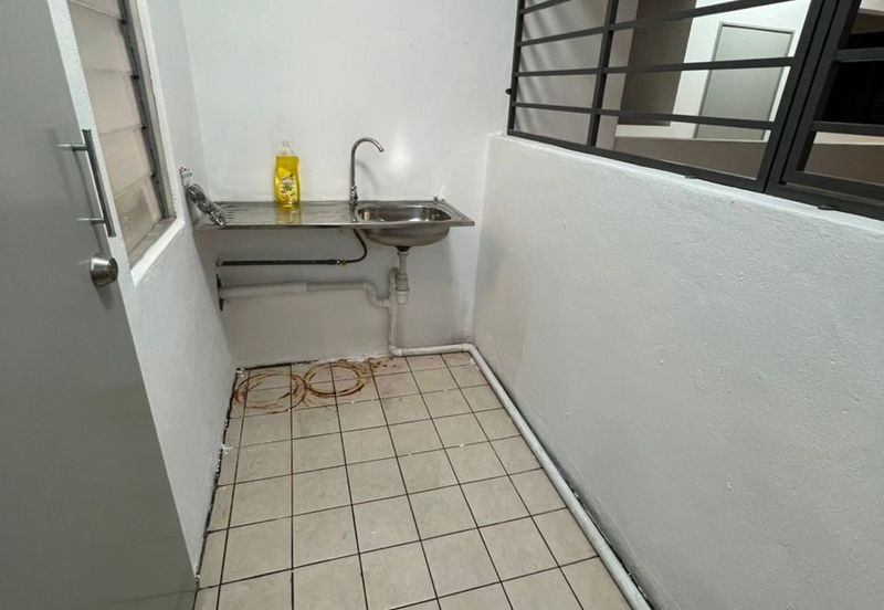 Axis Crown @ Axis Pandan