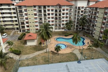 Laguna Condominium Resort