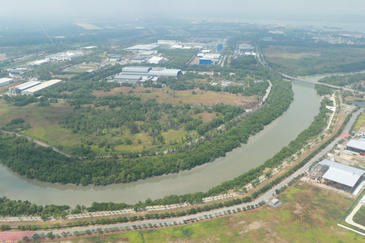 West Port, Pulau Indah