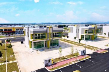 HILLPARK AVENUE, PUNCAK ALAM