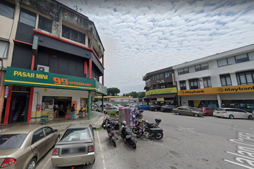 Taman TTDI Jaya, Section U2, Shah Alam - 3 Storey Shoplot FOR SALE 