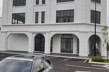 Esplanad, Eco Grandeur, Puncak Alam