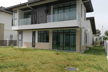 Duta Villa, Setia Alam