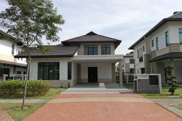 Duta Villa, Setia Alam