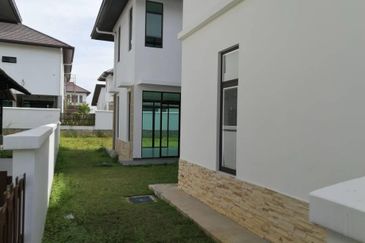 Duta Villa, Setia Alam
