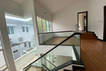 Duta Villa, Setia Alam