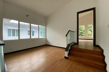 Duta Villa, Setia Alam