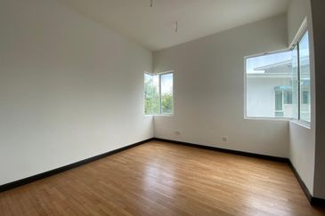 Duta Villa, Setia Alam