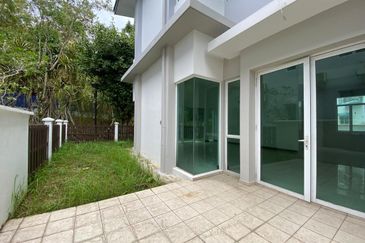 Duta Villa, Setia Alam