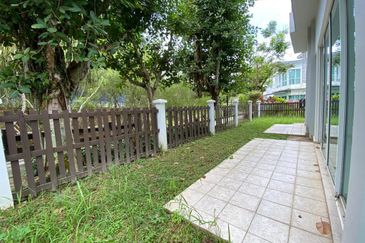 Duta Villa, Setia Alam